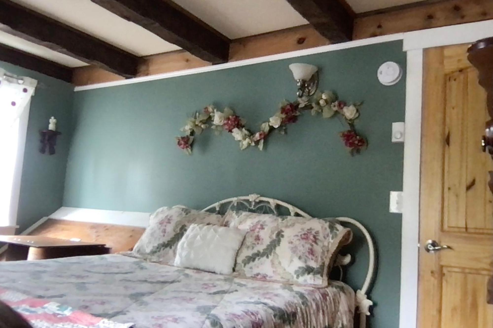 Mountainview Solitude Inn Riverside エクステリア 写真